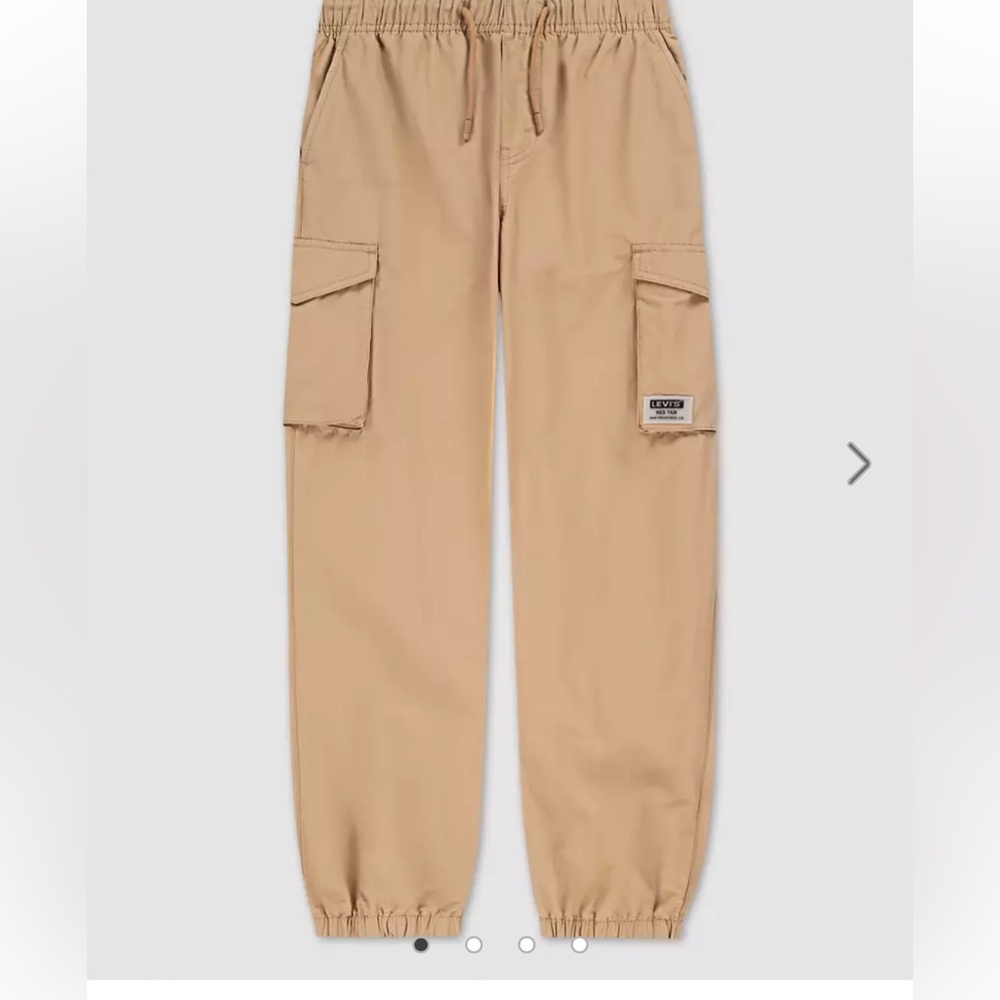 Levi’s boys baggy joggers pull on baggy through hips and thighs. Size 7X